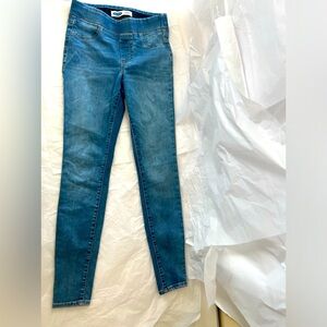 Old Navy Rockstar Jeggings Built-in-Sculpt